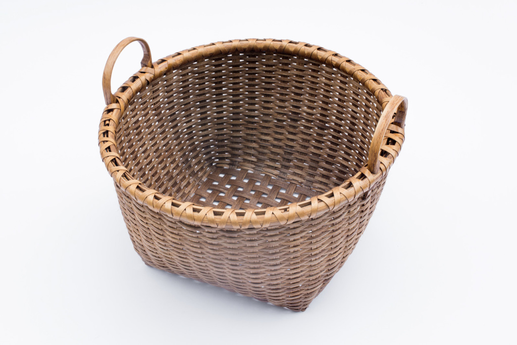 Reed-1. #818- Low apple basket with or without oak runners