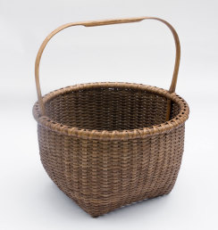 Reed-6. #824– 14” apple basket with bonnet handle, with or without oak runners